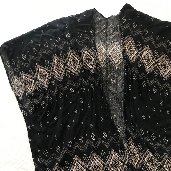 Boho Poncho - Picture 1 of 8